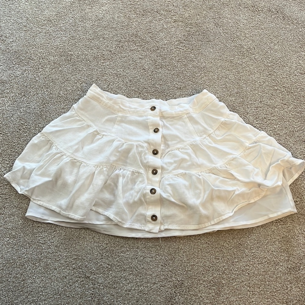 Forever 21 ruffle skirt with buttons